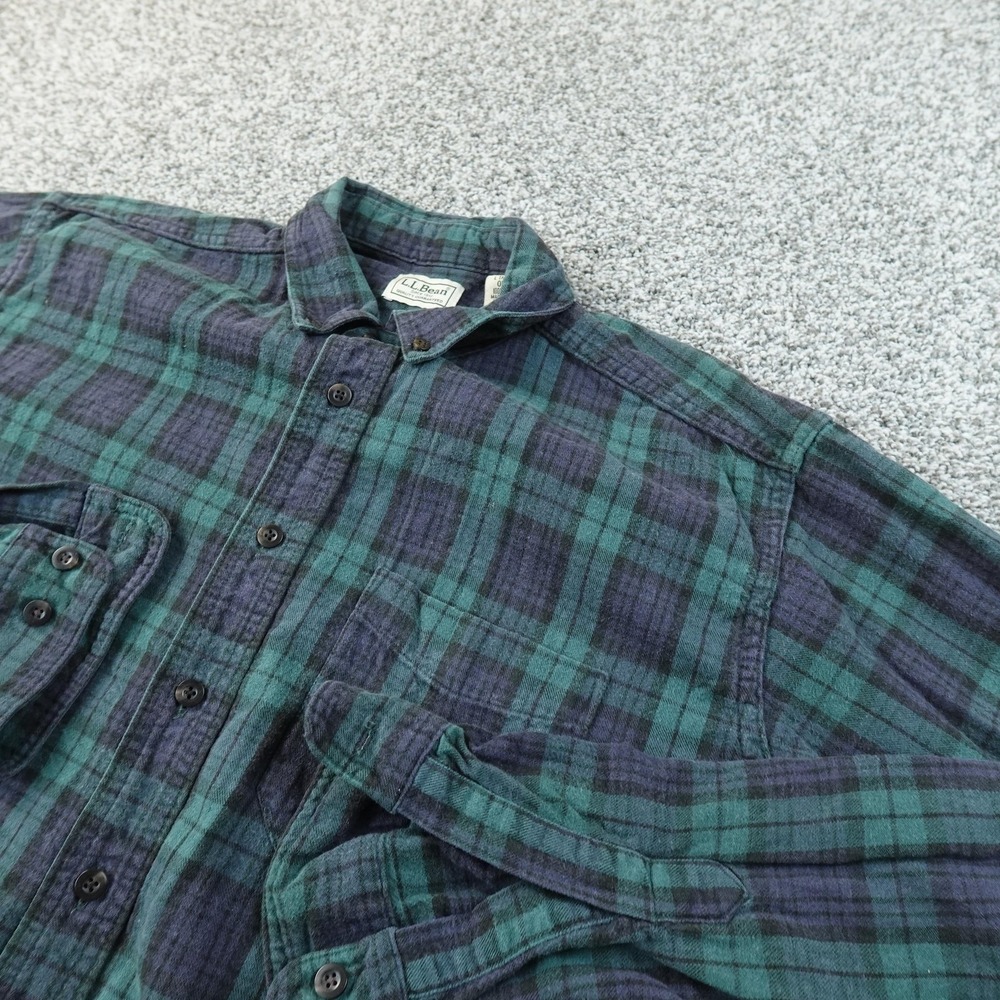 LL Bean Shirt Mens LT Green Blackwatch Tartan Scotch Plaid Flannel Button Up Top